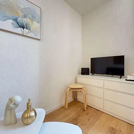Cozy Seaside Escape By The Water Agde